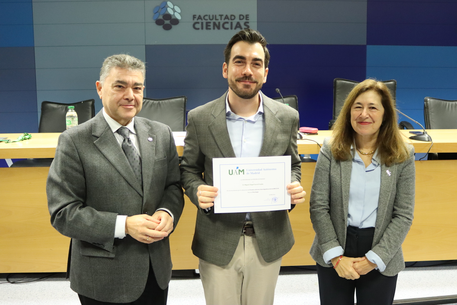 Acto de entrega de diplomas a los galardonados con el Premio a Jóvenes Investigadores e Investigadoras de la Universidad Autónoma de Madrid (UAM). / UAM