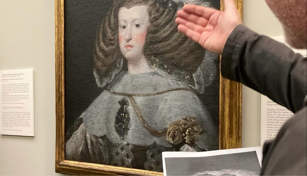 Cuadro imagen menina que está siendo explicado 