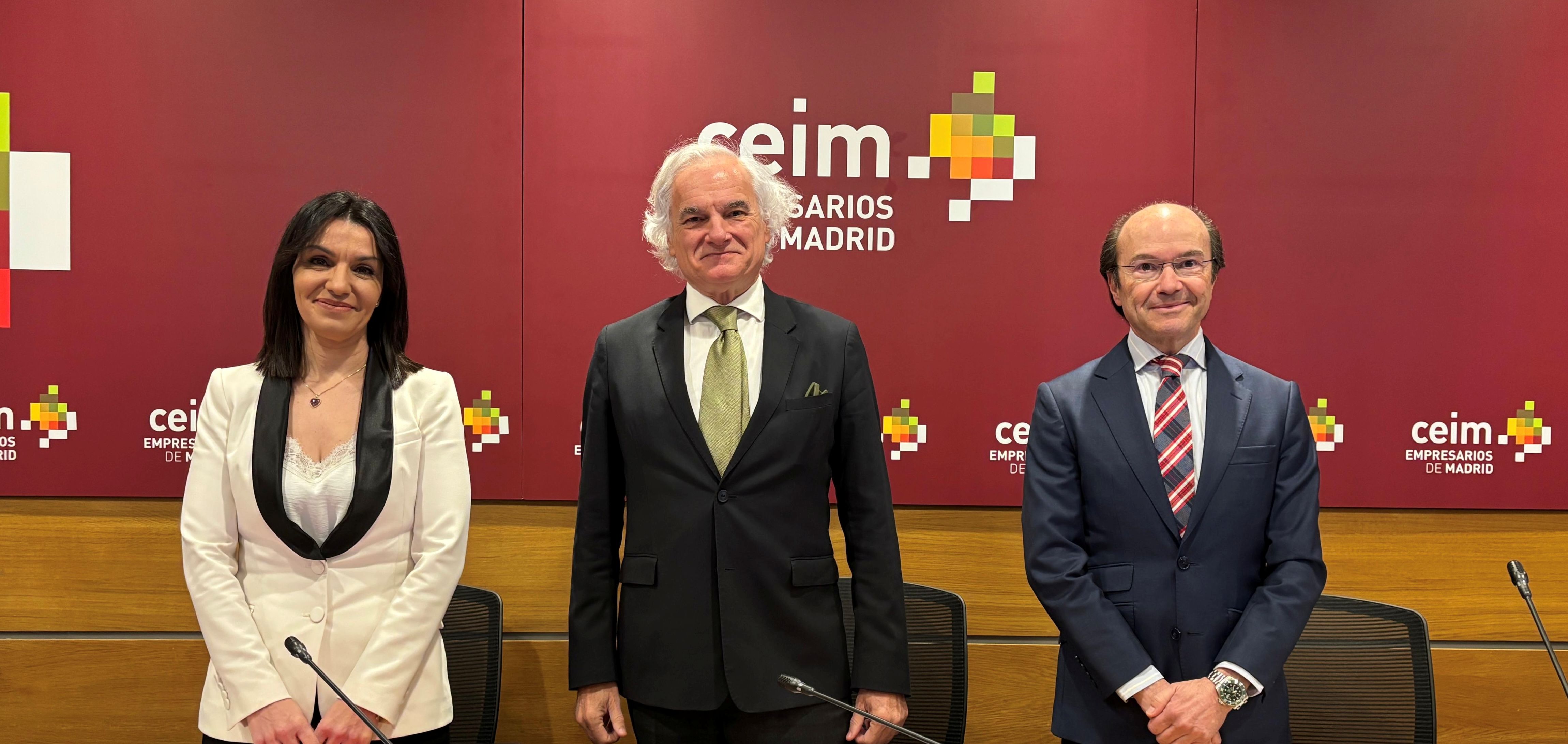 Inauguración Jornadas CCSS Madrid CEIM. A la izquierda la  Consejera de Educación, Ciencia y Universidades, en el centro el presidente de CEIM, Miguel garrido y a la derecha, el presidente del Consejo Social de la UAM, Eduardo Sicilia