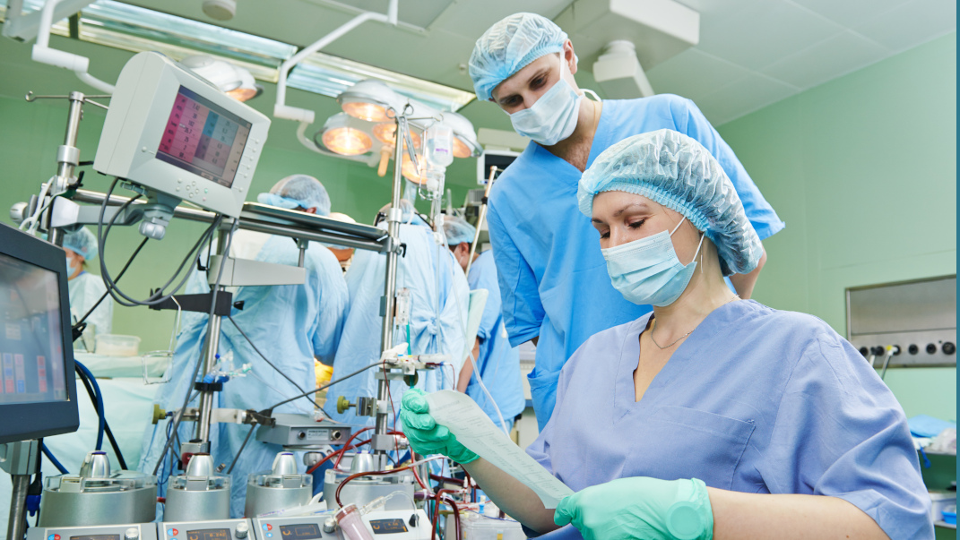 medicos en quirófano