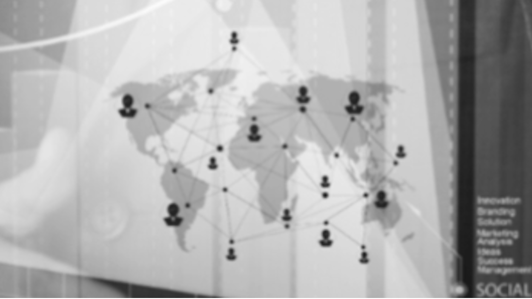 mapa mundial con avatares en paises unidos por lineas