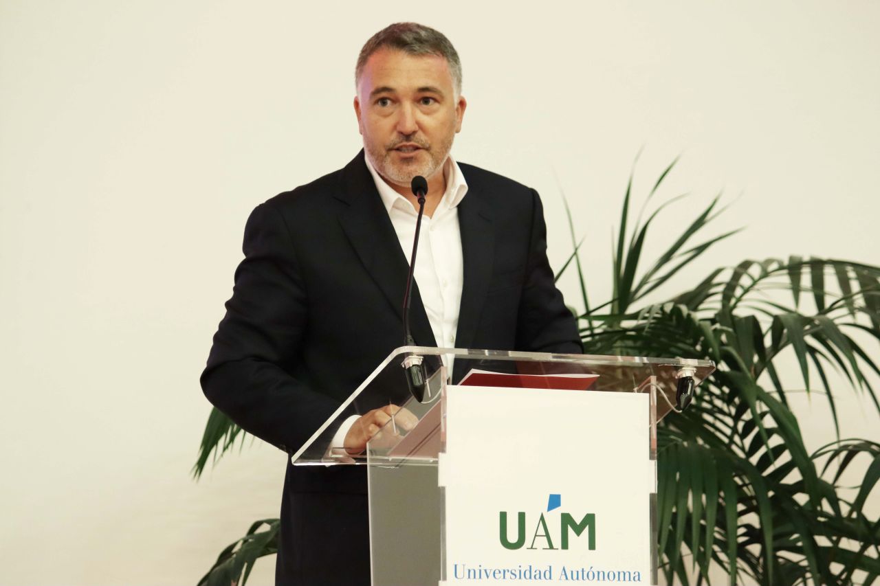 Javier Salido.
