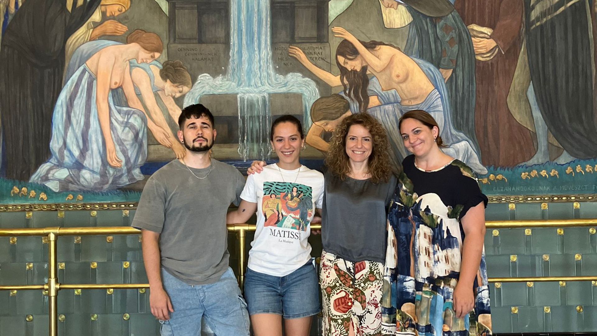 Las profesoras Dra. Rosa María Díaz-Mayo y la Dra. Vicenta Gisbert-Caudeli junto con  los estudiantes Almudena Almazor y Sebastián Izquierdo