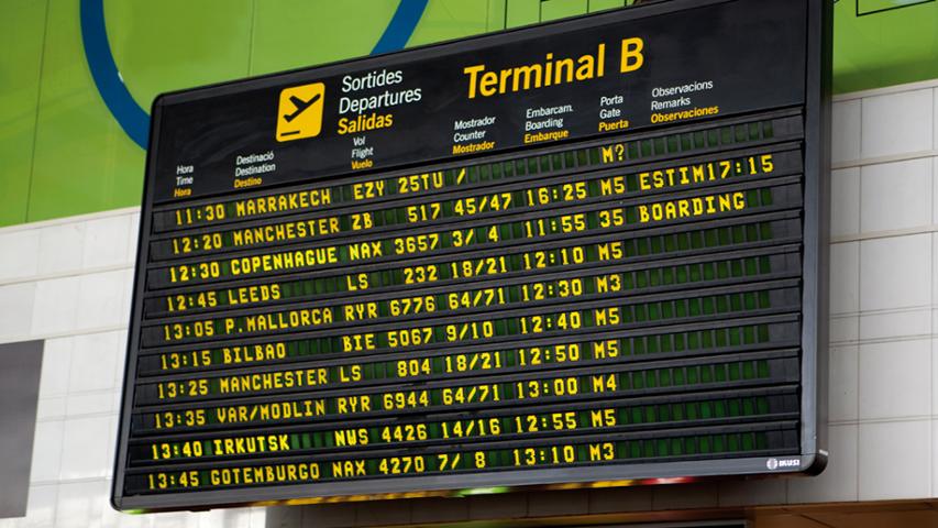 Pantalla de terminal de aeropuerto