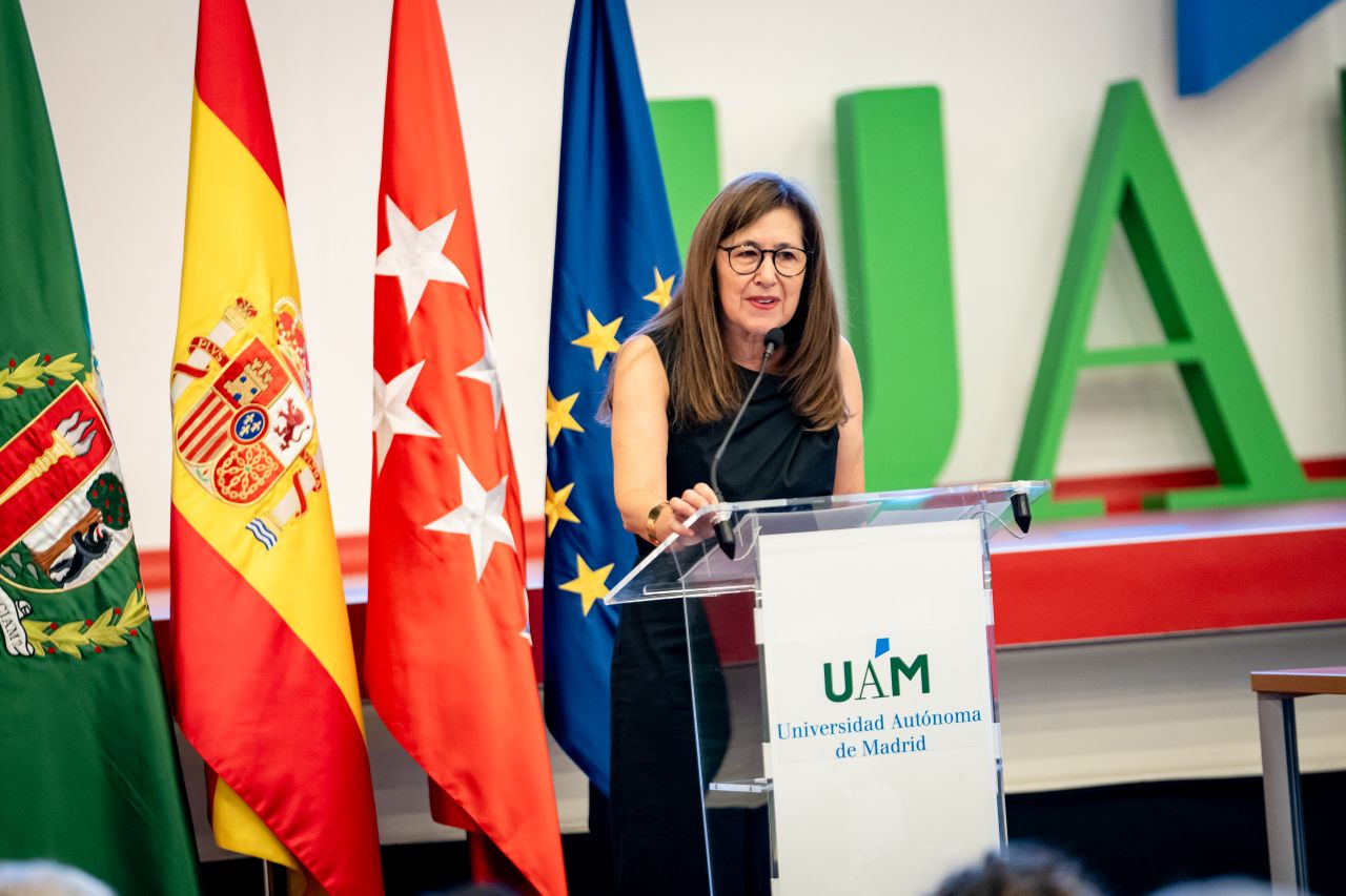 La rectora durante su discurso en el Acto de Clausura del Curso 2025-26.