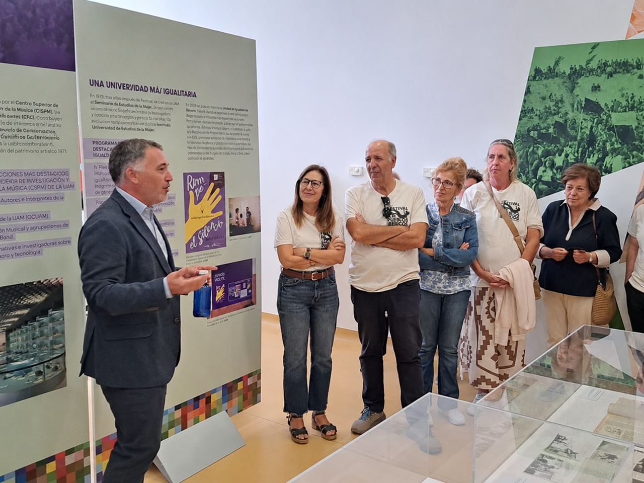 Imagen N_La UAM inaugura la exposición conmemorativa del 50 aniversario del Festival de los Pueblos Ibéricos_INTERIOR
