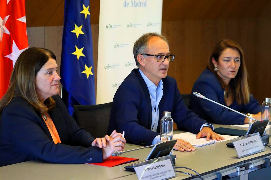 El vicerrector de Innovación y Transferencia, Félix Zamora; la viceconsejera de Universidades, Investigación y Ciencia, Mirina Cortés; y la directora general de la Fundación de la UAM, Rocío Schettini. / UAM