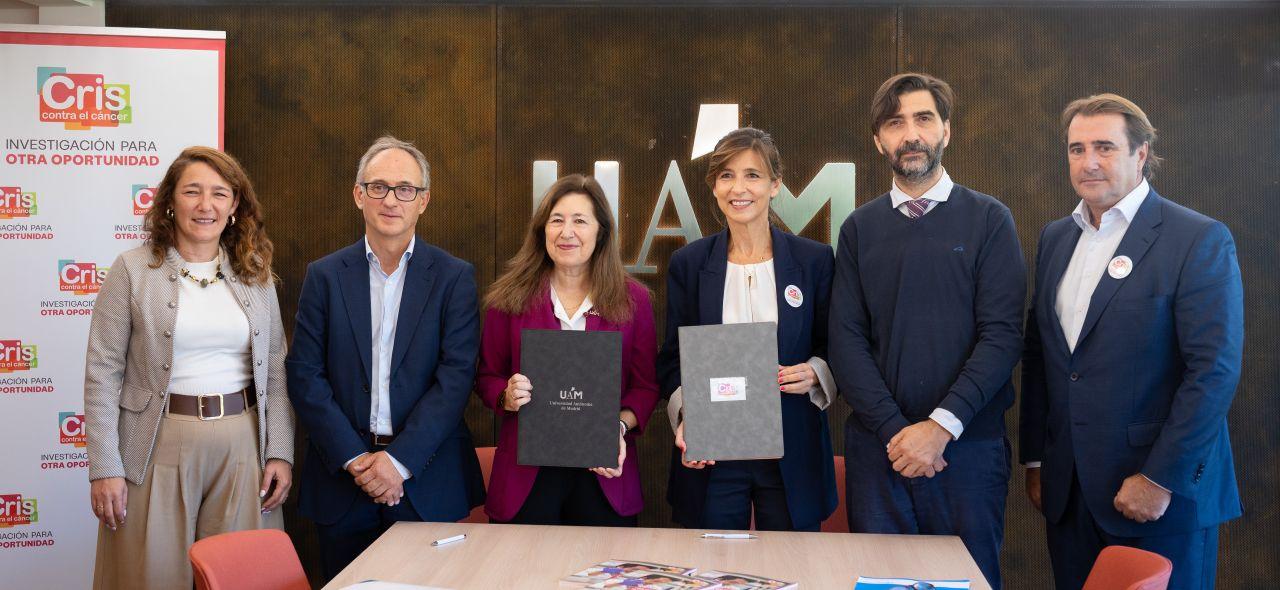 Foto de familia del acto de constitución de la Cátedra UAM-Cris contra el cáncer
